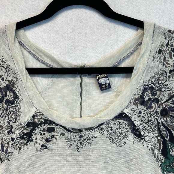 FREE PEOPLE T-Shirt Women’s XS Multicolor Paisley Floral Short Sleeve Boho Top - Picture 3 of 11